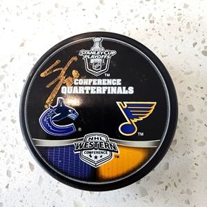 Vancouver Canucks Sami Salo Sighned Autographed NHL Hockey Puck w COA